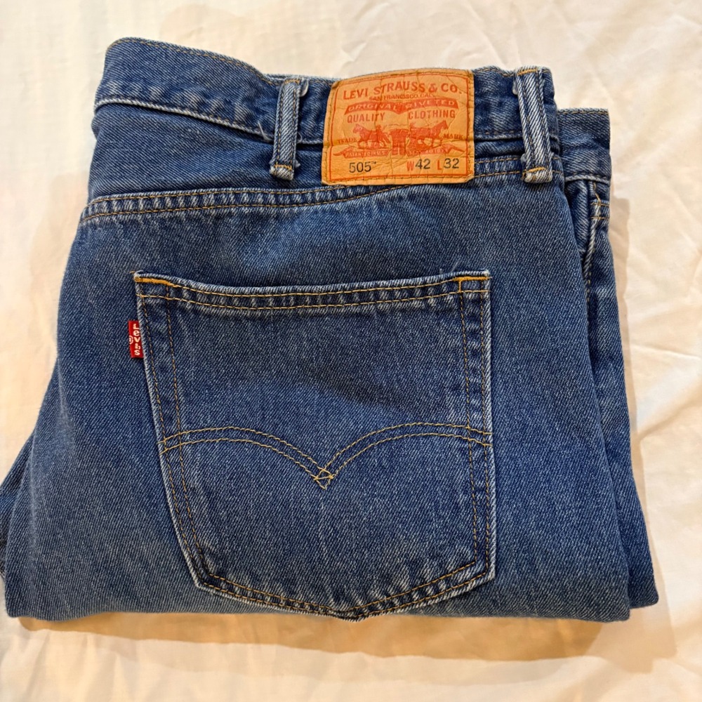 Levis 505 Regular Fit‎ Straight Leg Jeans 42x32 Medium Wash Blue Denim 505-0216